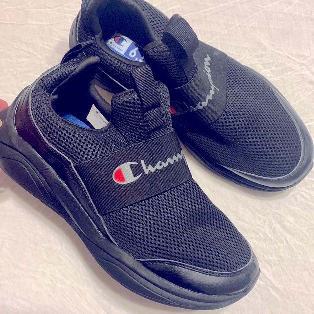 Champions tennis shoes  boys size 6.5
